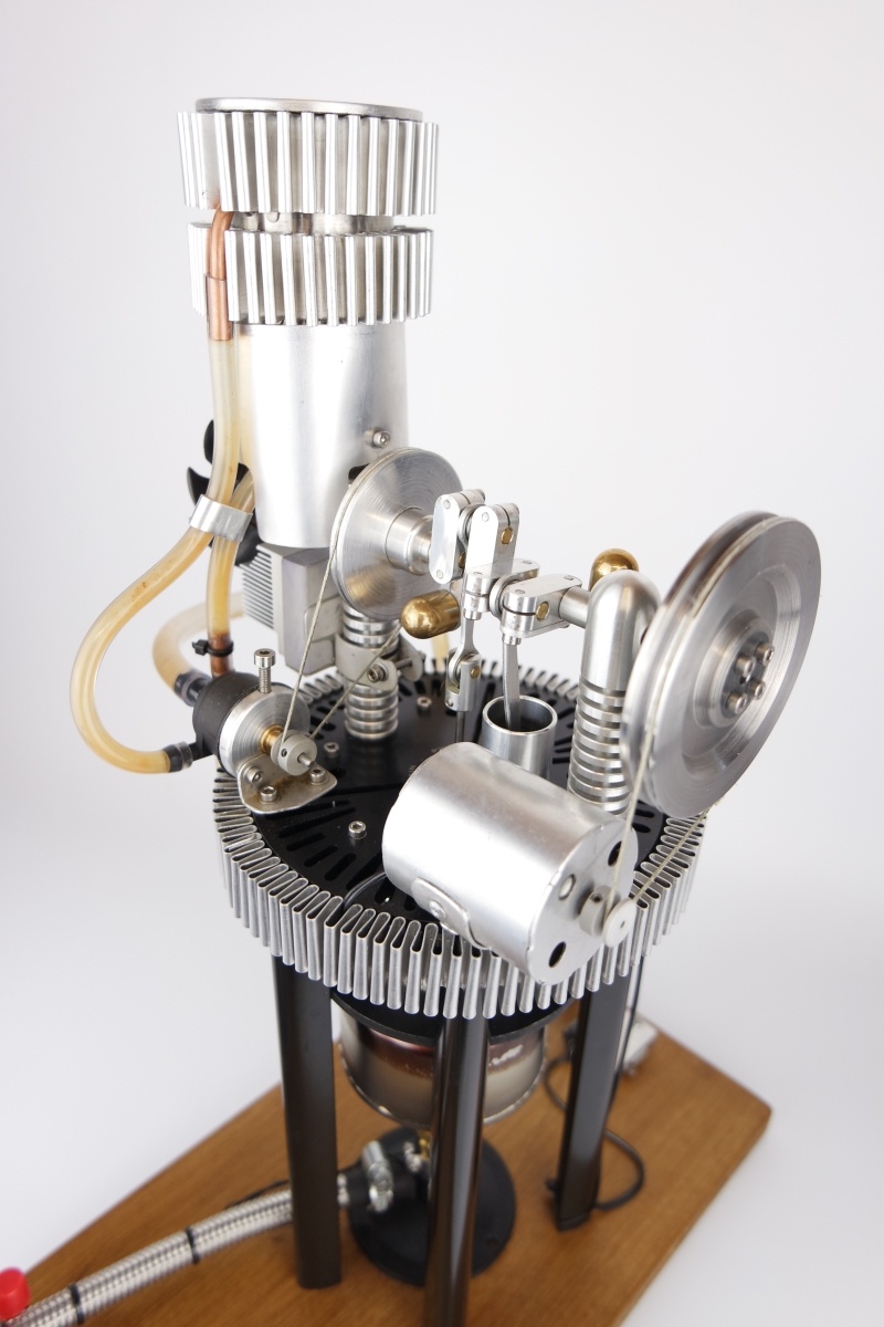 Stirling Engine With Generator